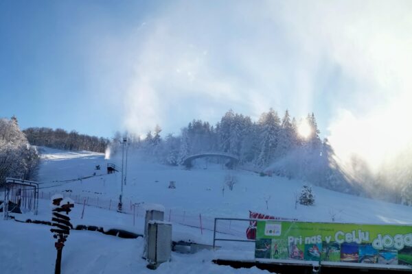 Spustite se po beli strmini Celjske koče! ⛷